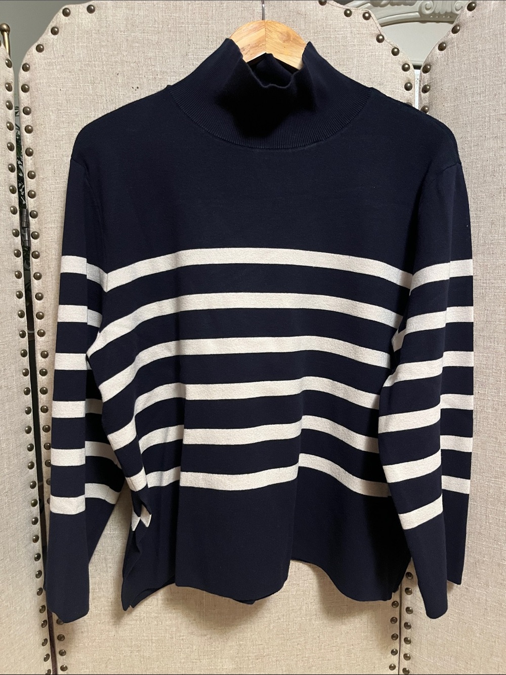 Women’s H&M mock neck sweater size large